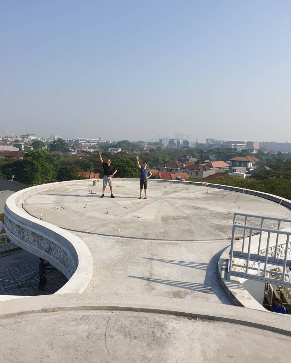 8 Potret rumah baru Tung Desem Waringin, ada helipadnya