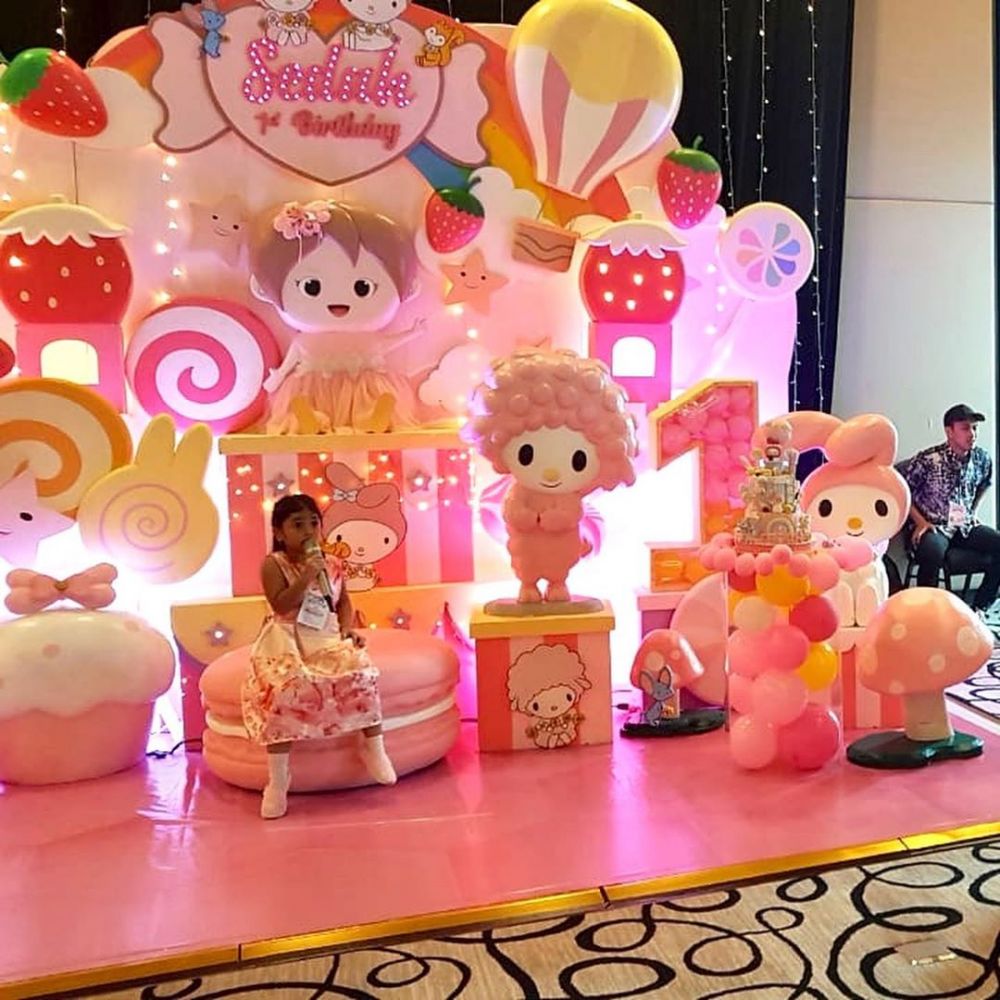 Momen ulang tahun Sedah Mirah, didominasi warna pink