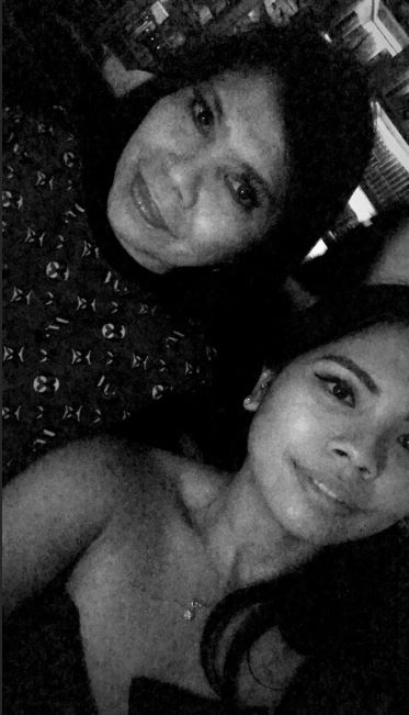 Momen kejutan ultah istri Hotman Paris, dapat kado mewah dari anak