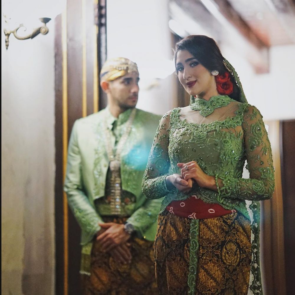 10 Inspirasi kebaya pernikahan ala Tania Nadira ini bisa kamu tiru