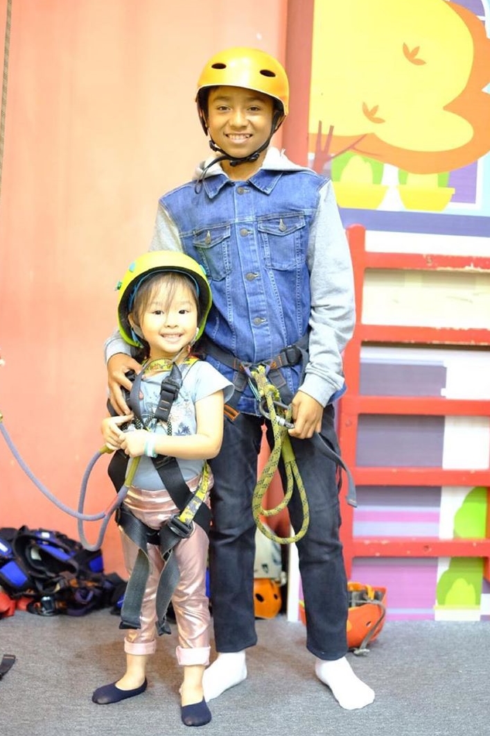 10 Momen kedekatan putri Ruben Onsu dengan kakak angkatnya, akrab