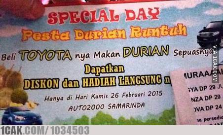 10 Spanduk iklan kredit ini nggak biasa dan mengundang senyum