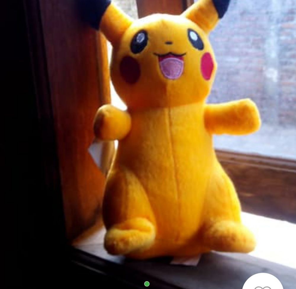 Boneka Pikachu