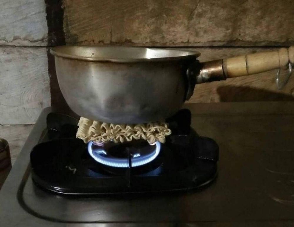 10 Cara orang memasak ini lucunya bikin gagal paham