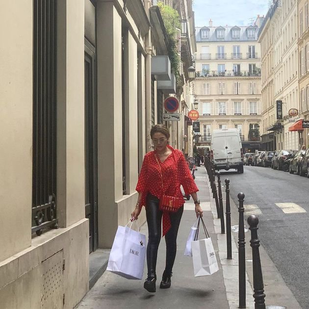 8 Momen liburan Nikita Mirzani di Paris, bertemu Lenny Kravitz