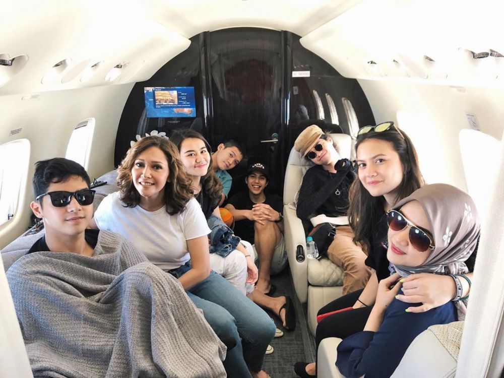 10 Momen Aaliyah bareng keluarga Maia Estianty, bak anak kandung