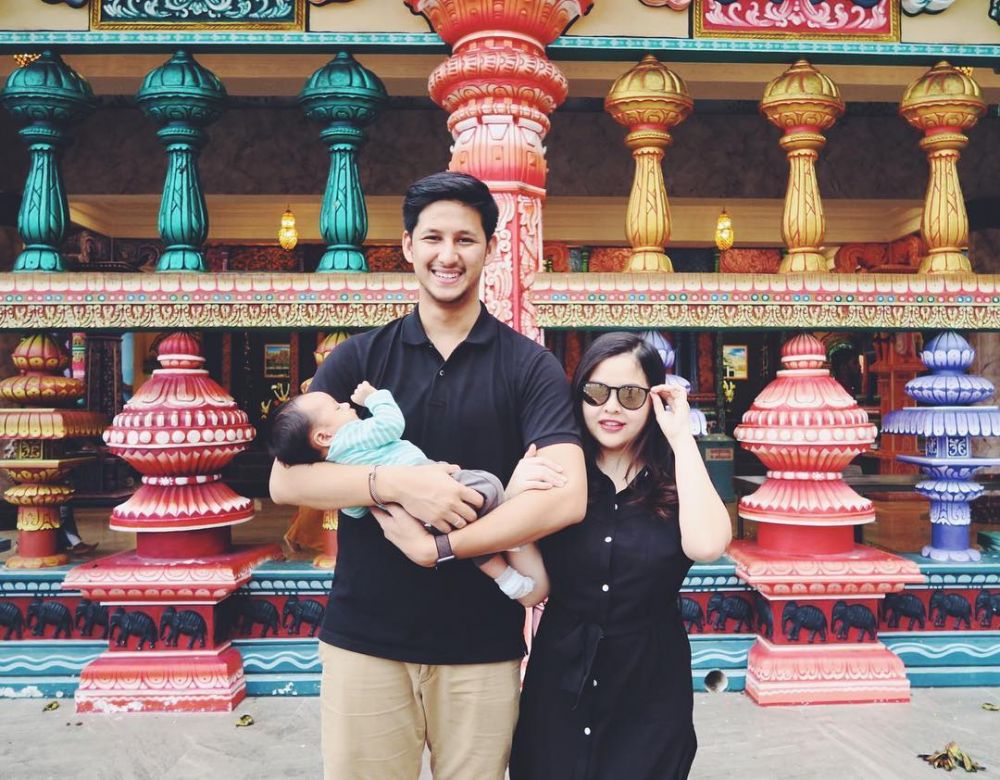 5 Pasangan seleb ini merajut cinta dari bangku sekolah sampai menikah