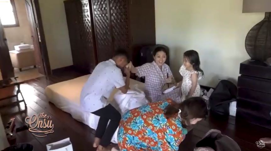 10 Momen Ruben & Sarwendah liburan bareng Betrand, penuh keseruan