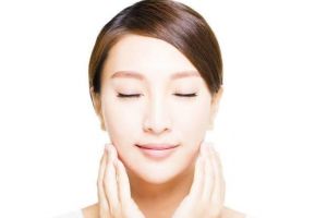 3 Rekomendasi serum yang sesuai permasalahan kulit, wajib coba