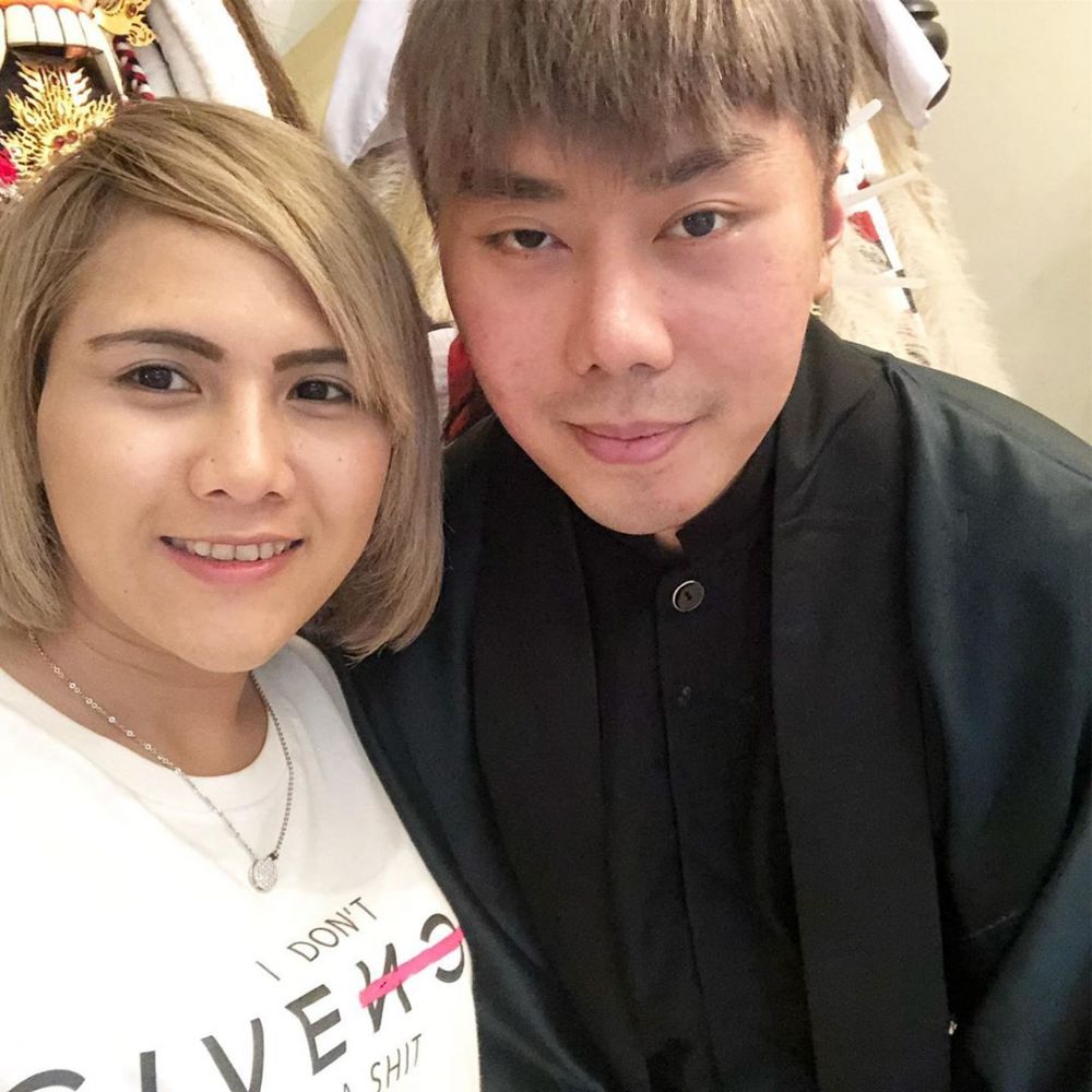 8 Momen kedekatan Evelin Anjani & Roy Kiyoshi, ada pose mesra