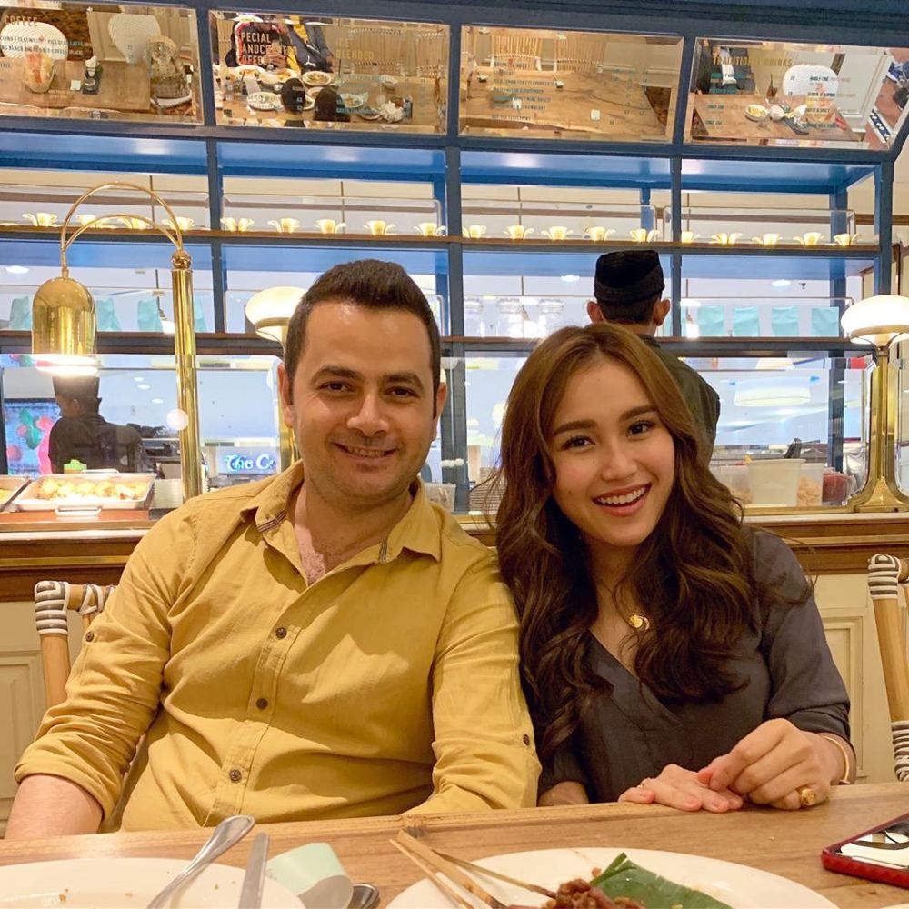 12 Pesona Ramazan Goden, pria Turki yang akrab dengan Ayu Ting Ting