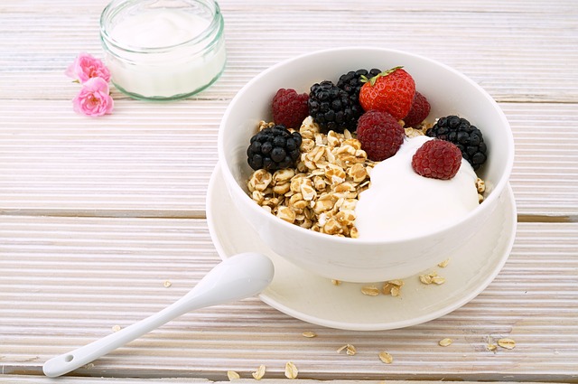 5 Makanan ini bisa meredakan stres, kamu mau coba?