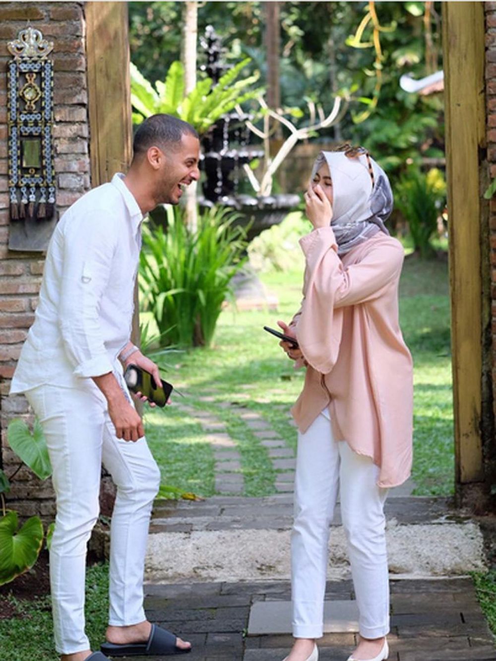 Sebelum Josscy Aartsen, 5 pria ini pernah mengisi hati Rina Nose