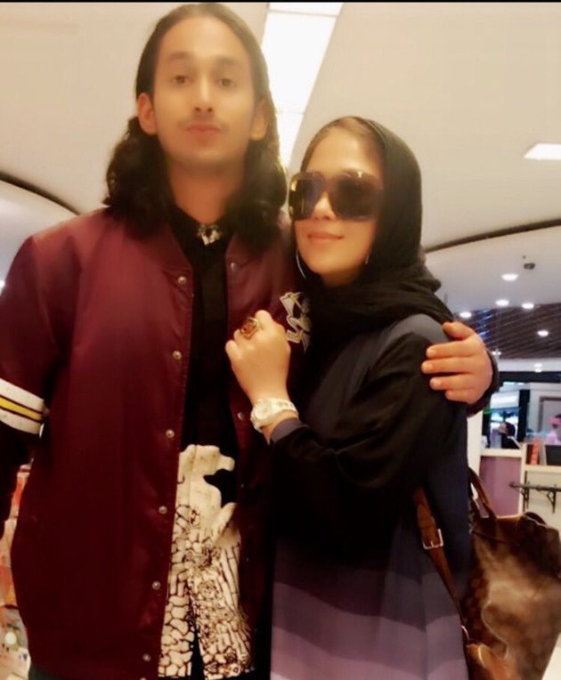 8 Pesona Rachel Azhari, anggota keluarga Azhari yang jarang disorot