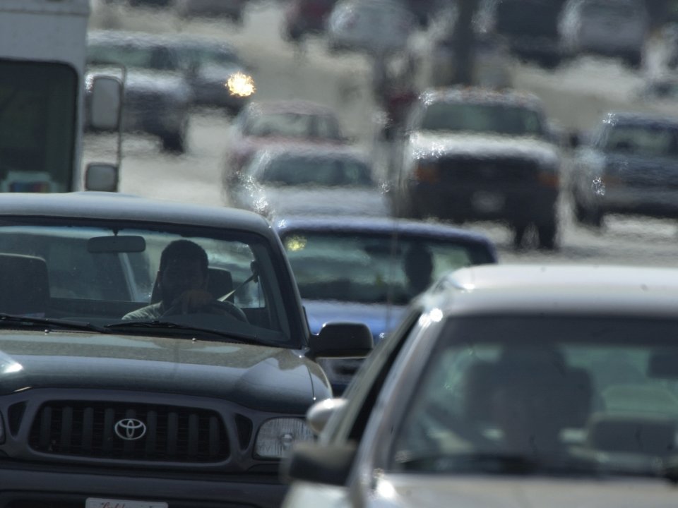 8 Cara agar hidup lebih bahagia & sehat seiring bertambahnya usia