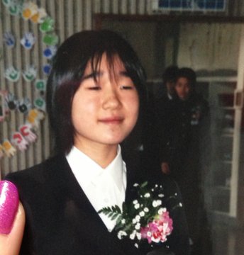 Cosplayer ini pamer foto jadul, transformasinya bikin tercengang