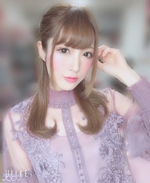 Cosplayer ini pamer foto jadul, transformasinya bikin tercengang