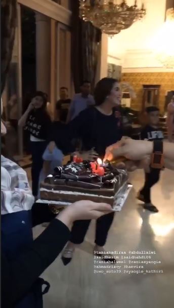 10 Momen kejutan ultah Tania Nadira ke-28, kuenya curi perhatian