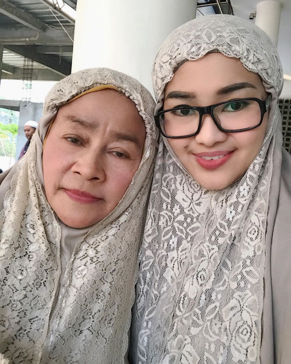 Momen 11 seleb rayakan Idul Adha bersama keluarga, kompak abis