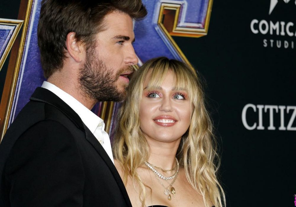 8 Potret kenangan mesra Miley Cyrus & Liam Hemsworth sebelum pisah