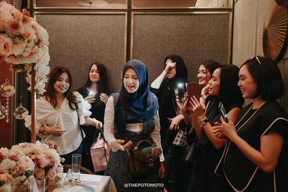 9 Momen bridal shower Cut Meyriska & Roger Danuarta, temanya unik