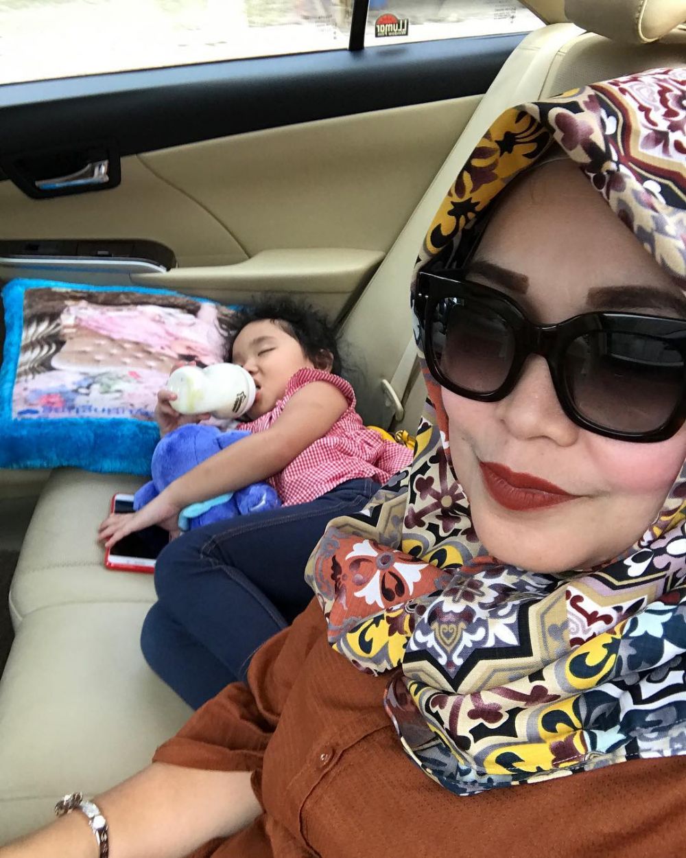 8 Penampakan interior mobil Ayu Ting Ting, jarang terekspos