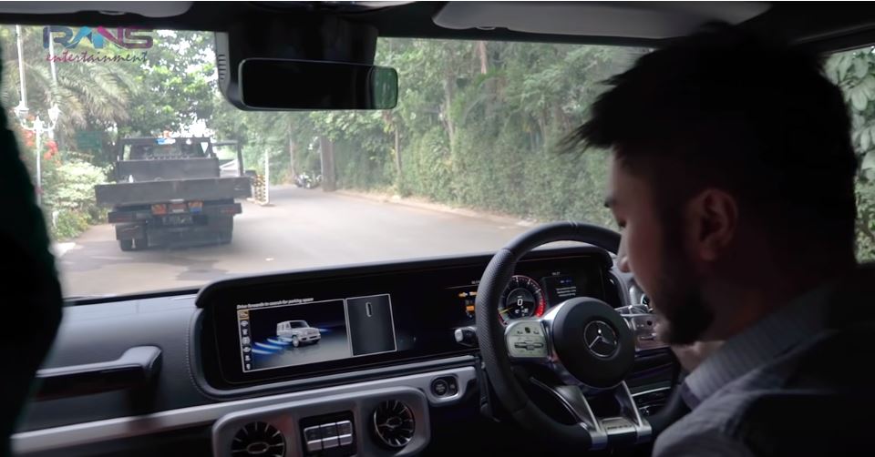 9 Penampakan mobil baru Raffi Ahmad, dilengkapi fitur canggih