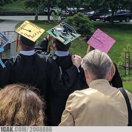 10 Momen absurd waktu wisuda ini bikin susah nahan tawa