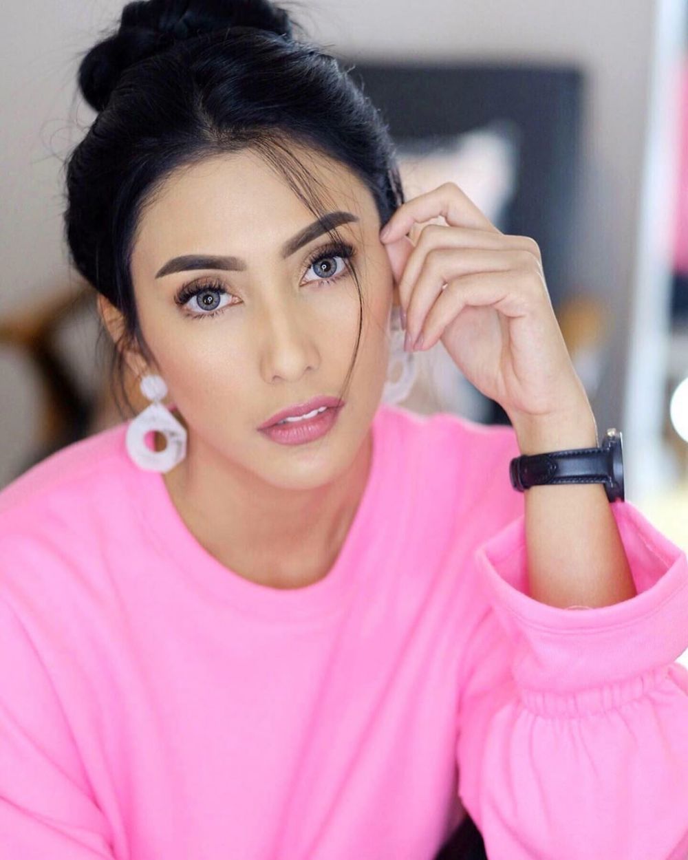 Suara 5 seleb saat nyanyi ini tuai cibiran, ada Barbie Kumalasari