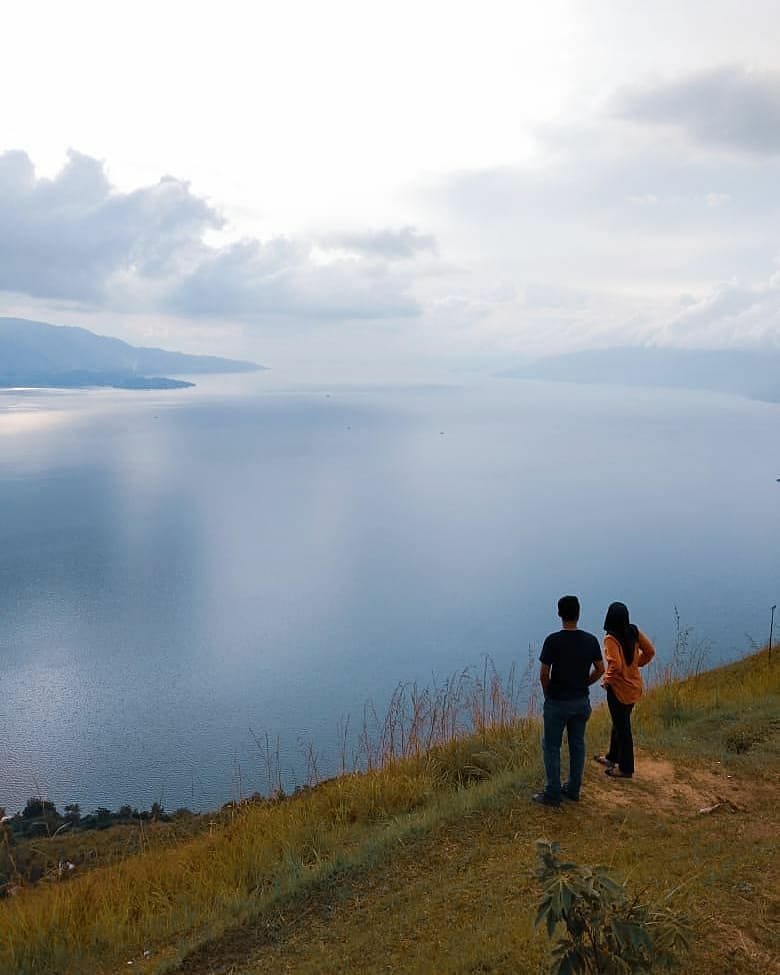 26 Tempat honeymoon romantis di Indonesia, bikin makin mesra