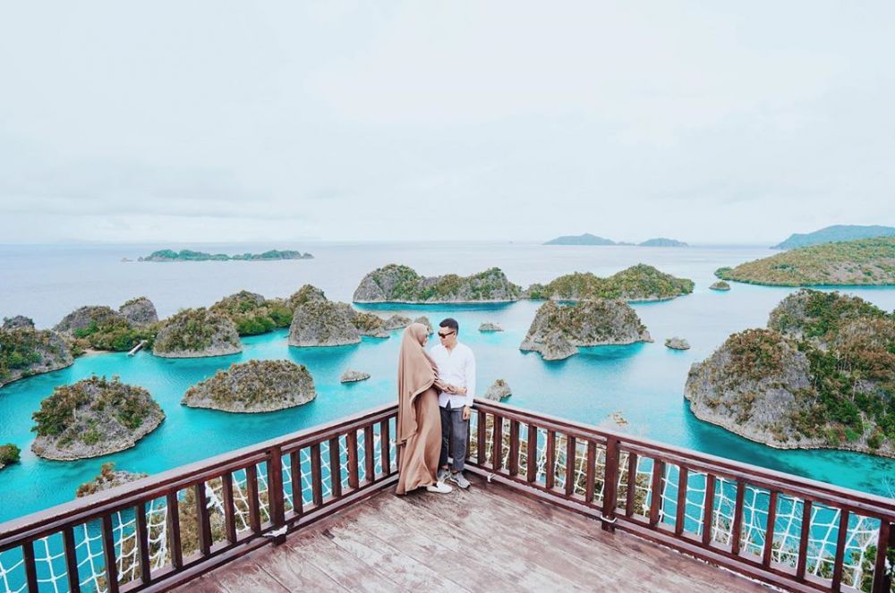 26 Tempat honeymoon romantis di Indonesia, bikin makin mesra