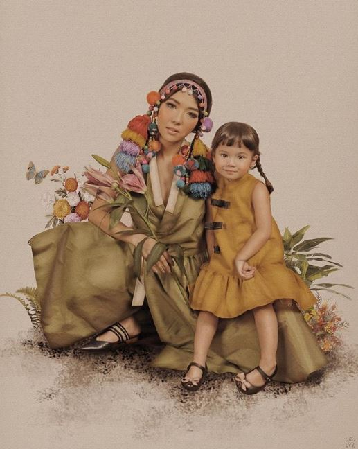 Gaya pemotretan 8 seleb berkonsep lukisan ini epik banget