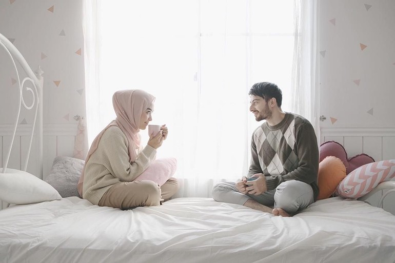 Tanpa bersentuhan, prewedding 8 pasang seleb ini tetap romantis