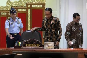 Jokowi bocorkan susunan kabinetnya, ada menteri di bawah 30 tahun