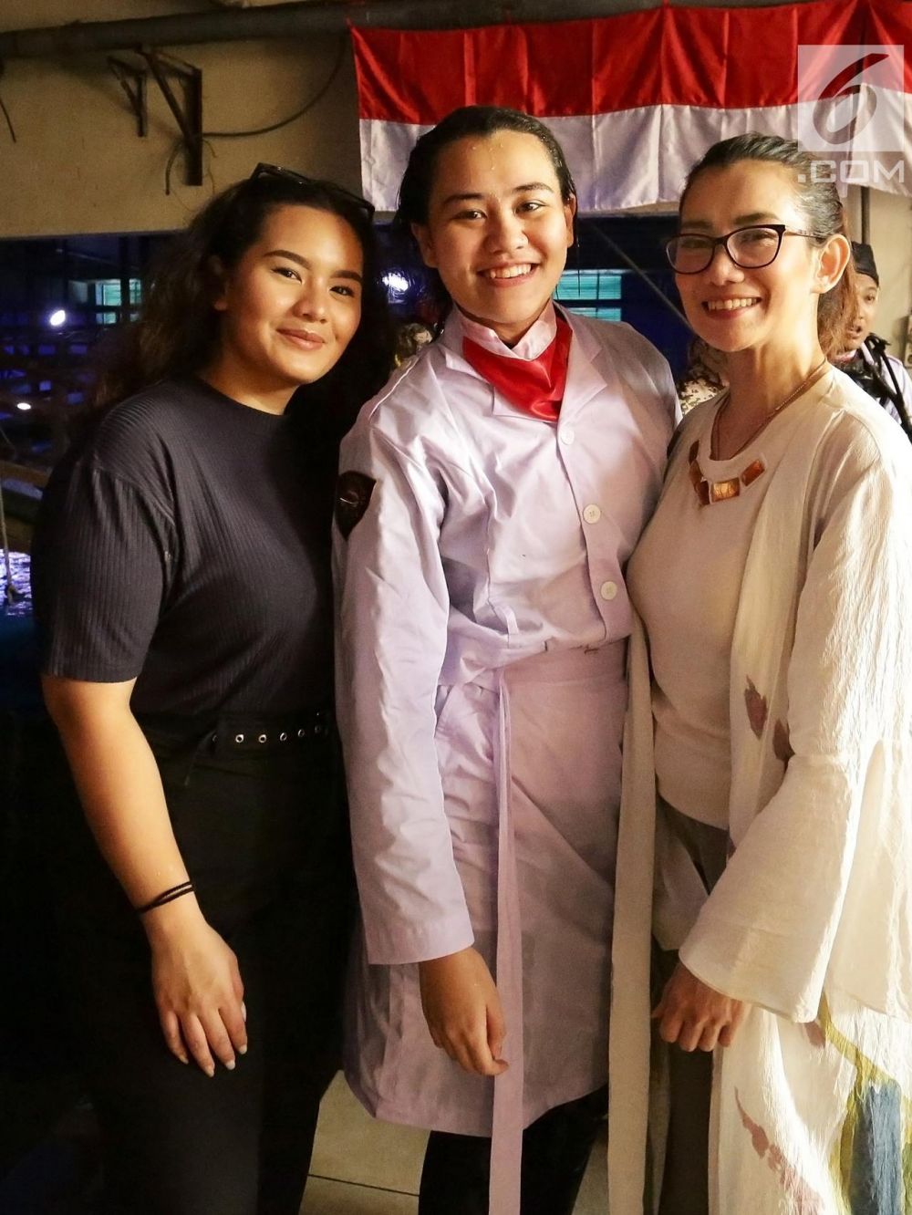 Kisah 5 seleb kibarkan Merah Putih di dalam air ini bikin salut