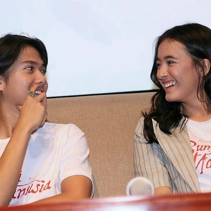 10 Momen Iqbaal Ramadhan & Mawar Eva di balik layar Bumi Manusia
