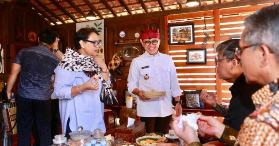 Berkunjung ke Banyuwangi, Menlu Retno jatuh hati pada kulinernya