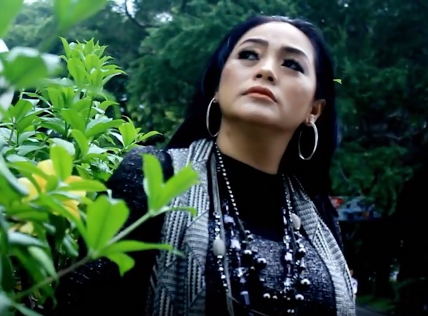 10 Potret Yan Vellia, istri Didi Kempot yang jarang disorot