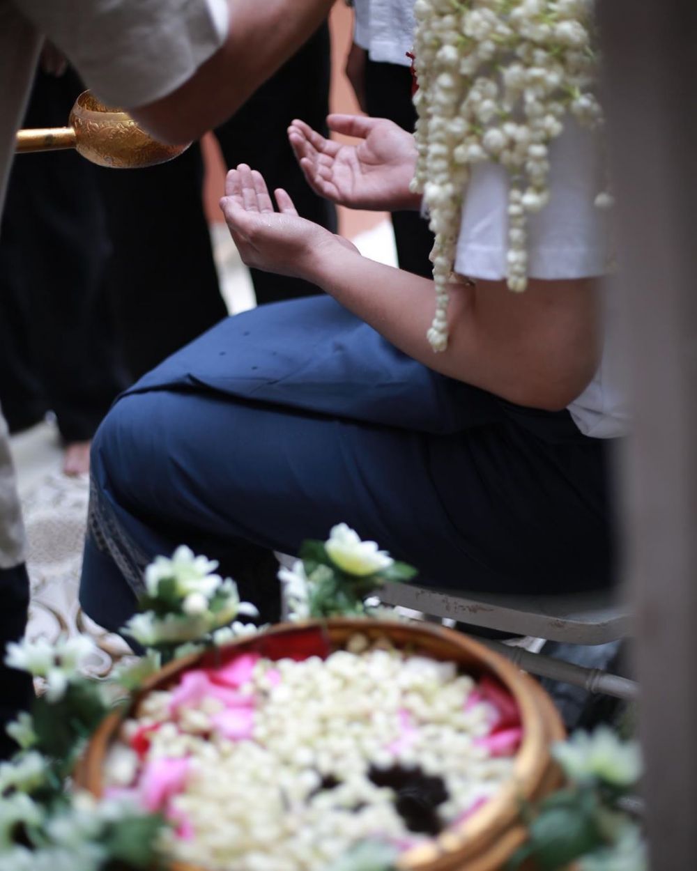 10 Momen siraman Cut Meyriska & Roger Danuarta, auranya terpancar