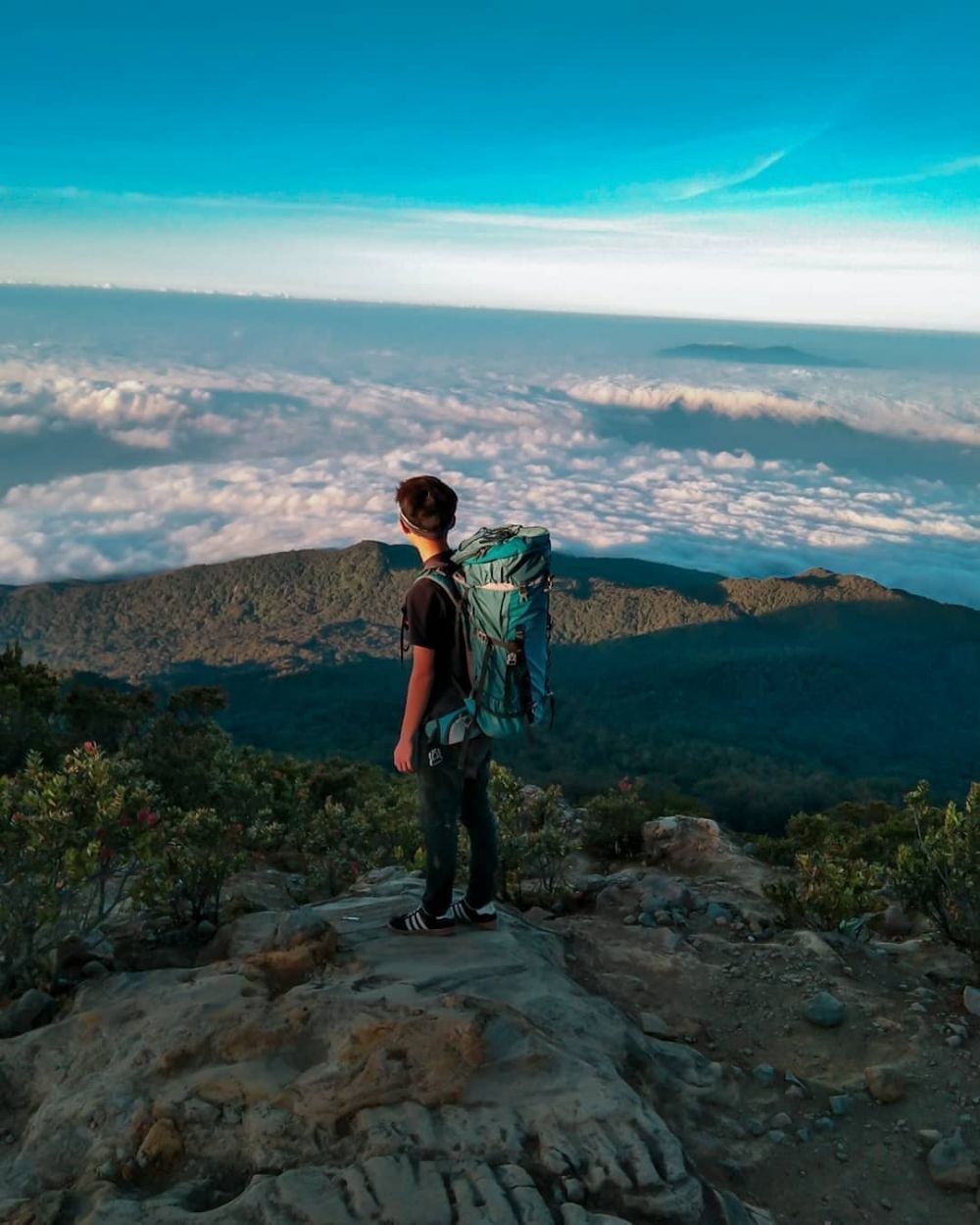 20 Gunung Terindah Di Pulau Jawa