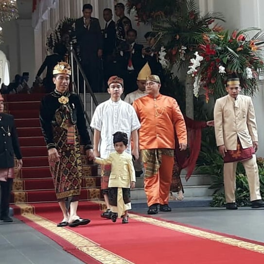 HUT ke-74 RI, ini 6 momen Jokowi ajak Jan Ethes sapa tamu undangan
