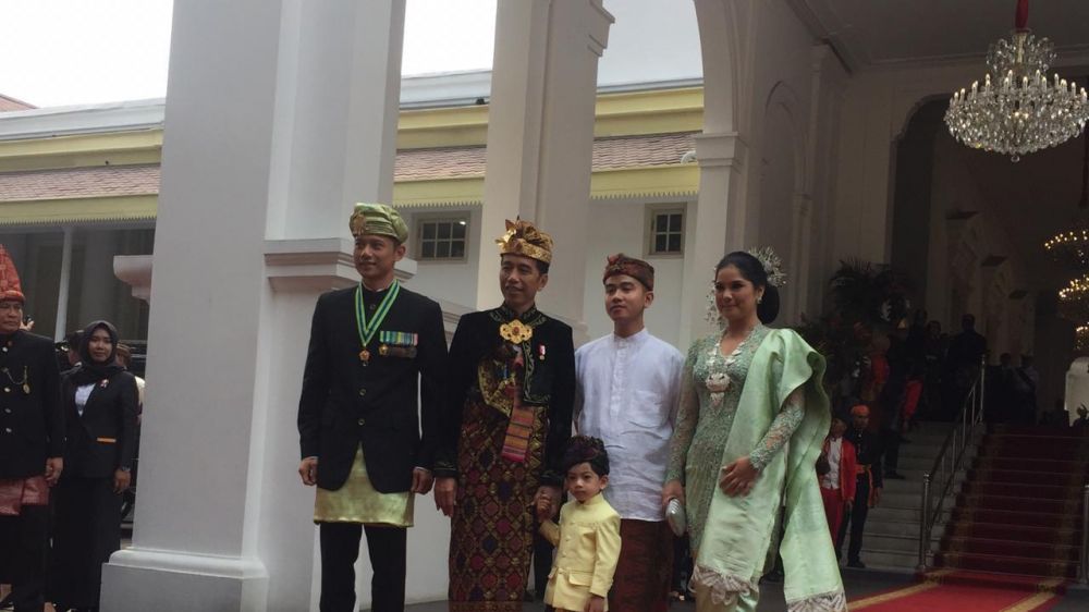 Gaya 6 pejabat ikut upacara HUT RI ke-74 di Istana, Indonesia banget