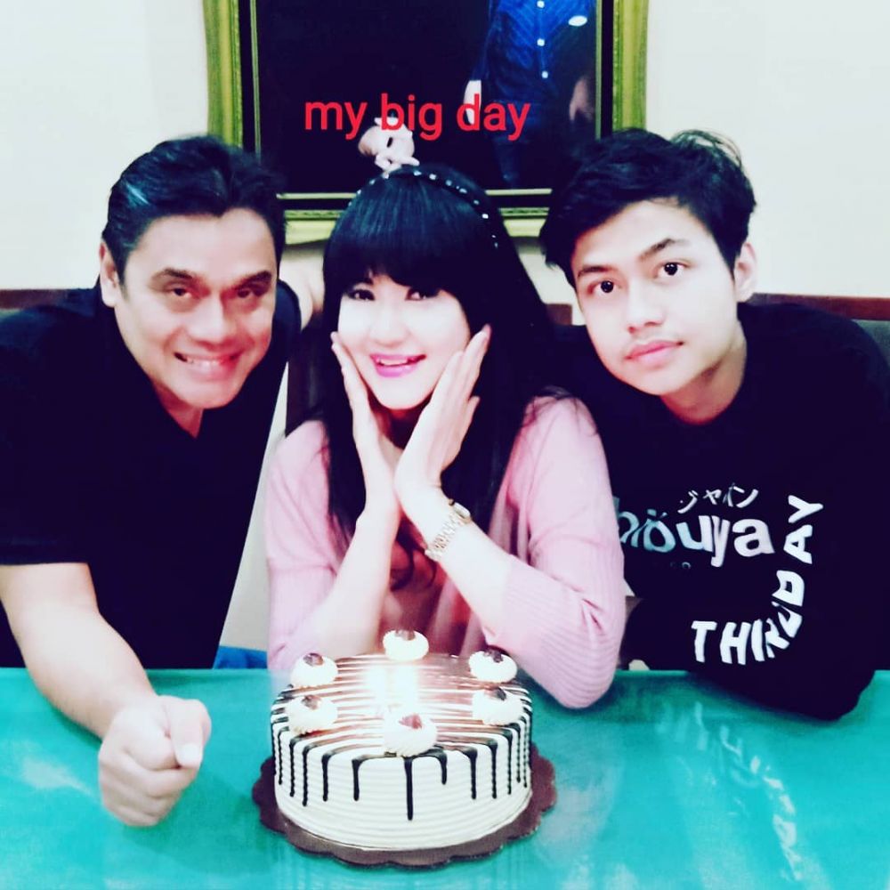 8 Potret Fernanda Dharmawan, putra Ita Purnamasari yang ganteng