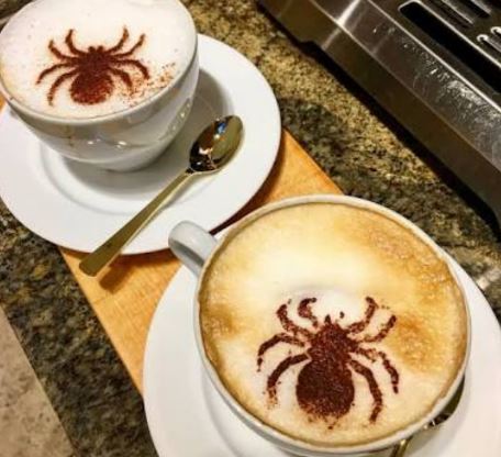 10 Bentuk latte art ini absurdnya bikin ragu nyeruput