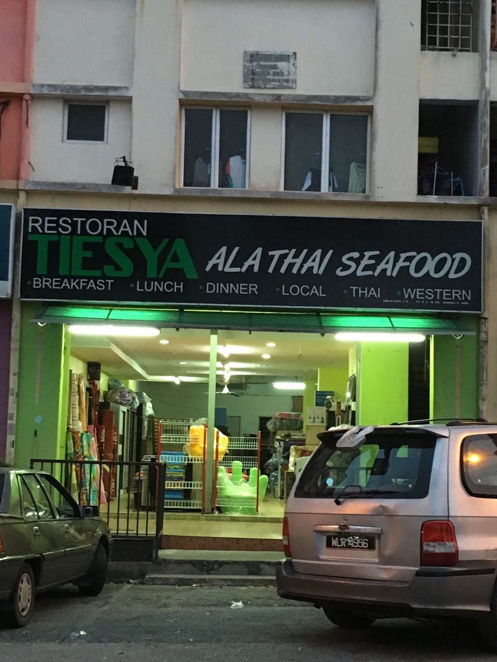 Cari rumah makan tom yum lewat Waze, pria ini malah kena tipu