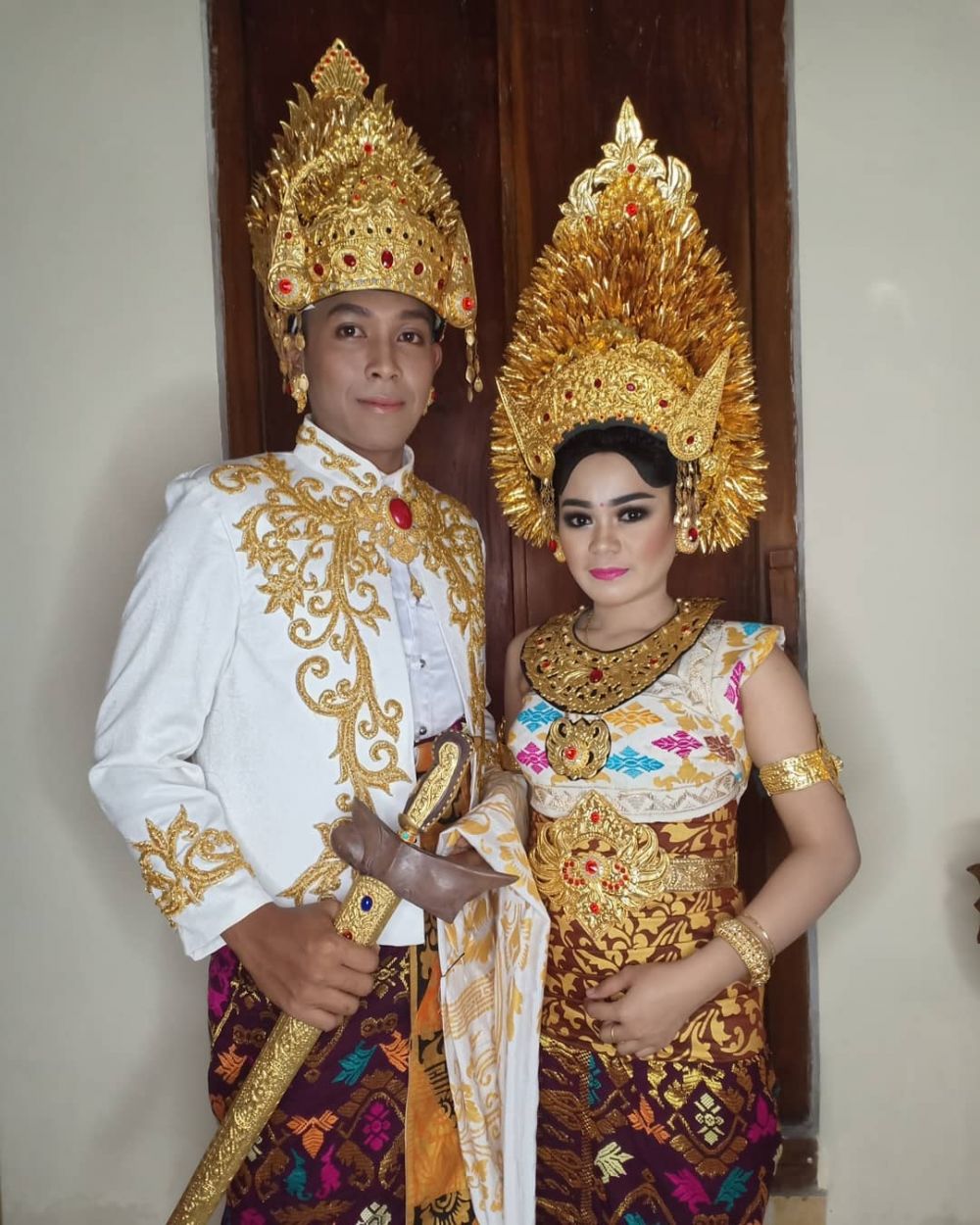 12 Inspirasi mahkota adat pernikahan tradisional Indonesia 