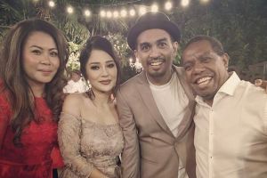 Momen pernikahan Glenn Fredly & Mutia Ayu, sakral & digelar tertutup