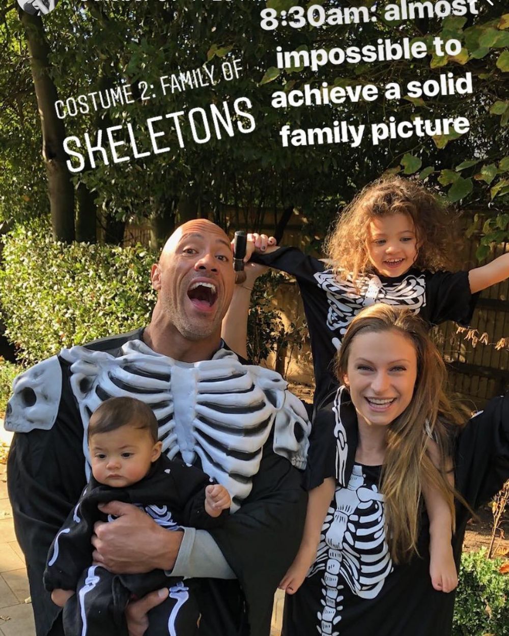 9 Momen mesra The Rock & Lauren Hashian, nikah usai 12 tahun pacaran