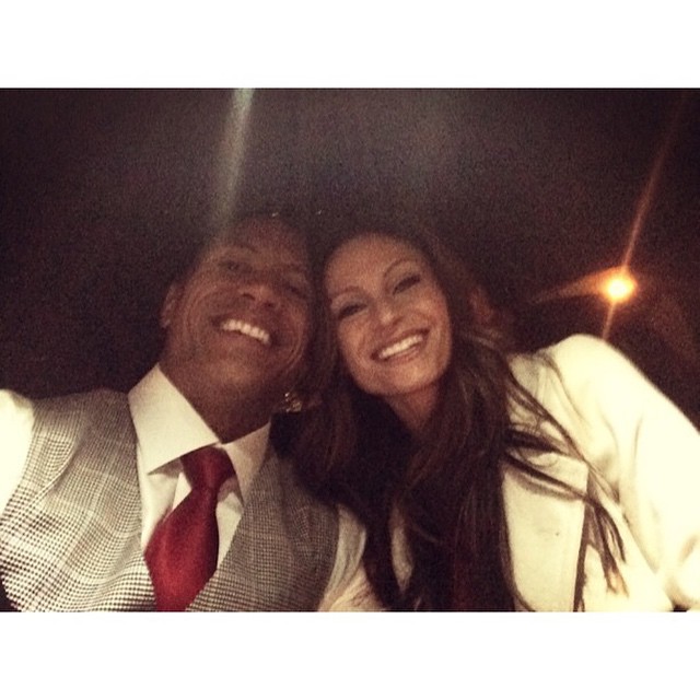 9 Momen mesra The Rock & Lauren Hashian, nikah usai 12 tahun pacaran