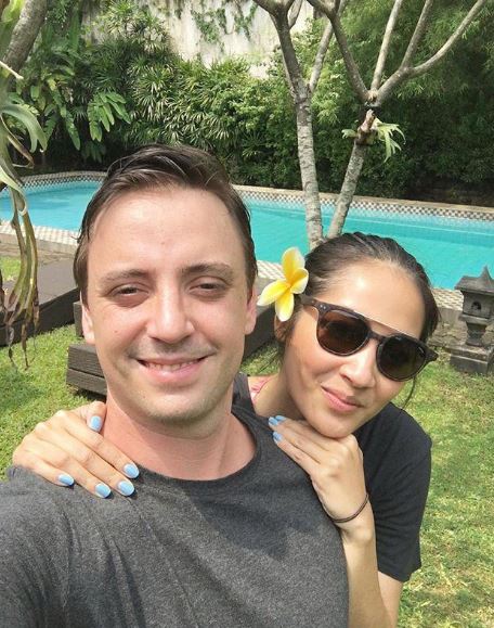 12 Potret kebersamaan Niken Anjani dan pacar bulenya, mesra abis